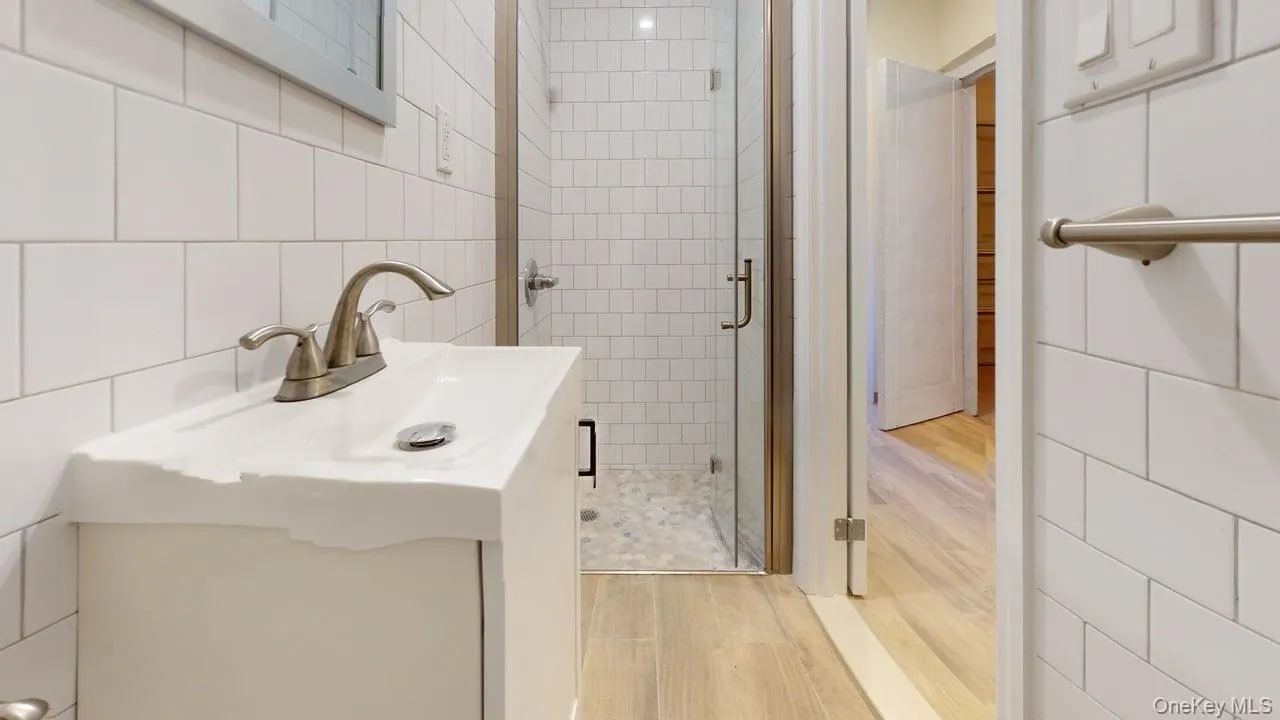 68-11 Dartmouth Street, New York, NY, 4 Bedrooms Bedrooms, 6 Rooms Rooms,2 BathroomsBathrooms,Residential Lease,For Rent,Dartmouth,0,972726 68-11 Dartmouth Street, New York, NY, 4 Bedrooms Bedrooms, 6 Rooms Rooms,2 BathroomsBathrooms,Residential Lease,For Rent,Dartmouth,0,972726