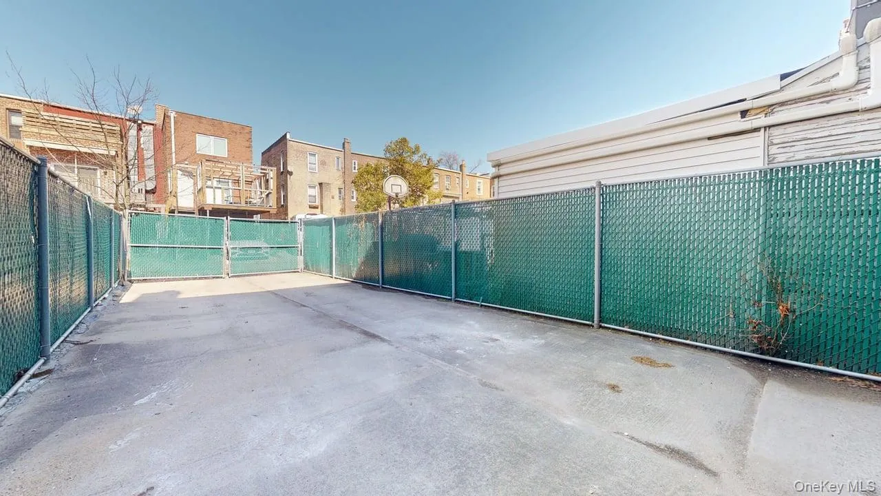 68-11 Dartmouth Street, New York, NY, 4 Bedrooms Bedrooms, 6 Rooms Rooms,2 BathroomsBathrooms,Residential Lease,For Rent,Dartmouth,0,972726 68-11 Dartmouth Street, New York, NY, 4 Bedrooms Bedrooms, 6 Rooms Rooms,2 BathroomsBathrooms,Residential Lease,For Rent,Dartmouth,0,972726