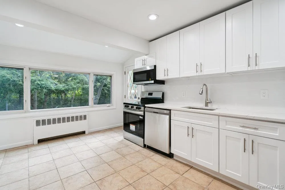 72 Winthrop Road, Oyster Bay, NY, 3 Bedrooms Bedrooms, 7 Rooms Rooms,2 BathroomsBathrooms,Residential Lease,For Rent,Winthrop,0,972728 72 Winthrop Road, Oyster Bay, NY, 3 Bedrooms Bedrooms, 7 Rooms Rooms,2 BathroomsBathrooms,Residential Lease,For Rent,Winthrop,0,972728