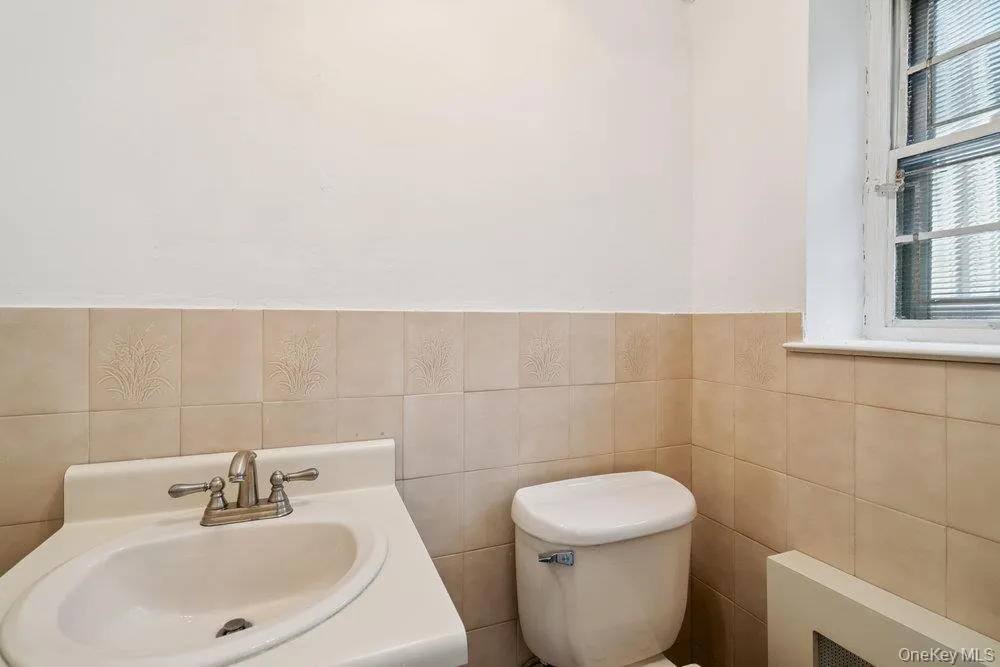 72 Winthrop Road, Oyster Bay, NY, 3 Bedrooms Bedrooms, 7 Rooms Rooms,2 BathroomsBathrooms,Residential Lease,For Rent,Winthrop,0,972728 72 Winthrop Road, Oyster Bay, NY, 3 Bedrooms Bedrooms, 7 Rooms Rooms,2 BathroomsBathrooms,Residential Lease,For Rent,Winthrop,0,972728