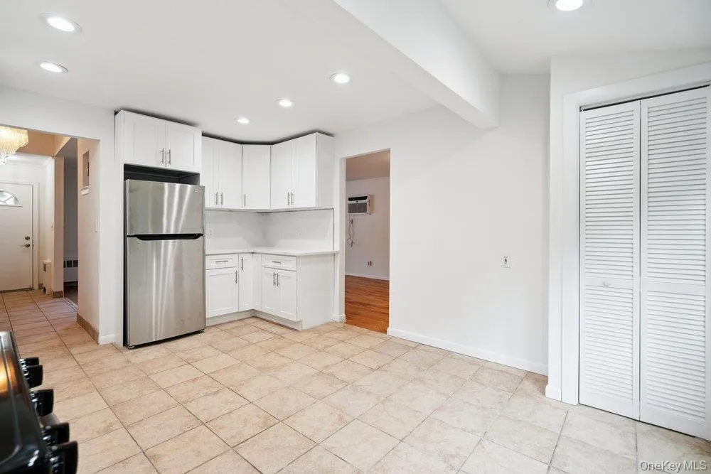 72 Winthrop Road, Oyster Bay, NY, 3 Bedrooms Bedrooms, 7 Rooms Rooms,2 BathroomsBathrooms,Residential Lease,For Rent,Winthrop,0,972728 72 Winthrop Road, Oyster Bay, NY, 3 Bedrooms Bedrooms, 7 Rooms Rooms,2 BathroomsBathrooms,Residential Lease,For Rent,Winthrop,0,972728