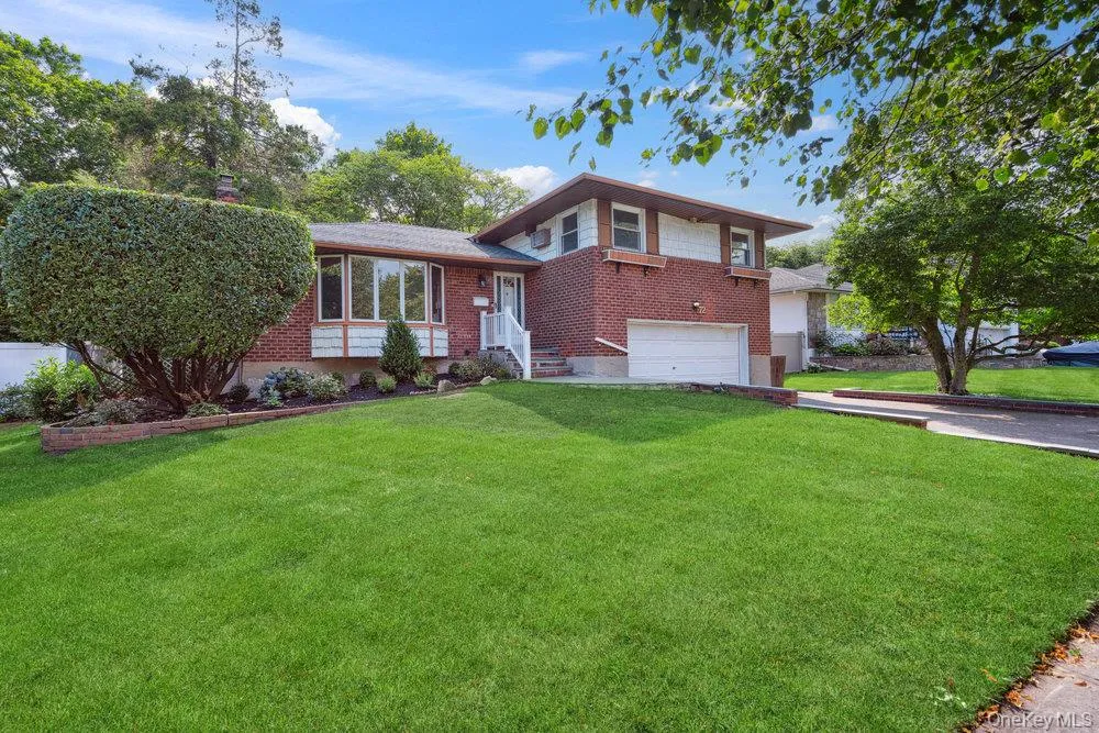 72 Winthrop Road, Oyster Bay, NY, 3 Bedrooms Bedrooms, 7 Rooms Rooms,2 BathroomsBathrooms,Residential Lease,For Rent,Winthrop,0,972728 72 Winthrop Road, Oyster Bay, NY, 3 Bedrooms Bedrooms, 7 Rooms Rooms,2 BathroomsBathrooms,Residential Lease,For Rent,Winthrop,0,972728