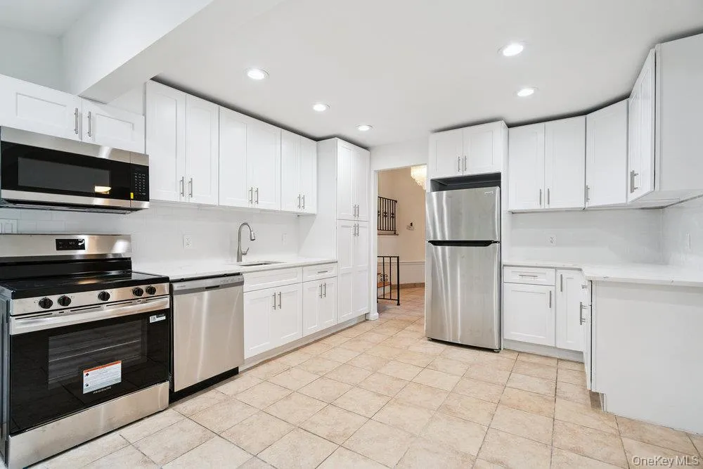 72 Winthrop Road, Oyster Bay, NY, 3 Bedrooms Bedrooms, 7 Rooms Rooms,2 BathroomsBathrooms,Residential Lease,For Rent,Winthrop,0,972728 72 Winthrop Road, Oyster Bay, NY, 3 Bedrooms Bedrooms, 7 Rooms Rooms,2 BathroomsBathrooms,Residential Lease,For Rent,Winthrop,0,972728