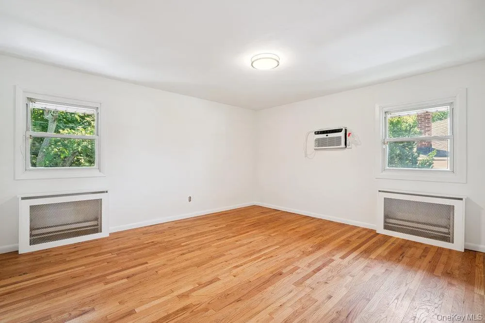 72 Winthrop Road, Oyster Bay, NY, 3 Bedrooms Bedrooms, 7 Rooms Rooms,2 BathroomsBathrooms,Residential Lease,For Rent,Winthrop,0,972728 72 Winthrop Road, Oyster Bay, NY, 3 Bedrooms Bedrooms, 7 Rooms Rooms,2 BathroomsBathrooms,Residential Lease,For Rent,Winthrop,0,972728