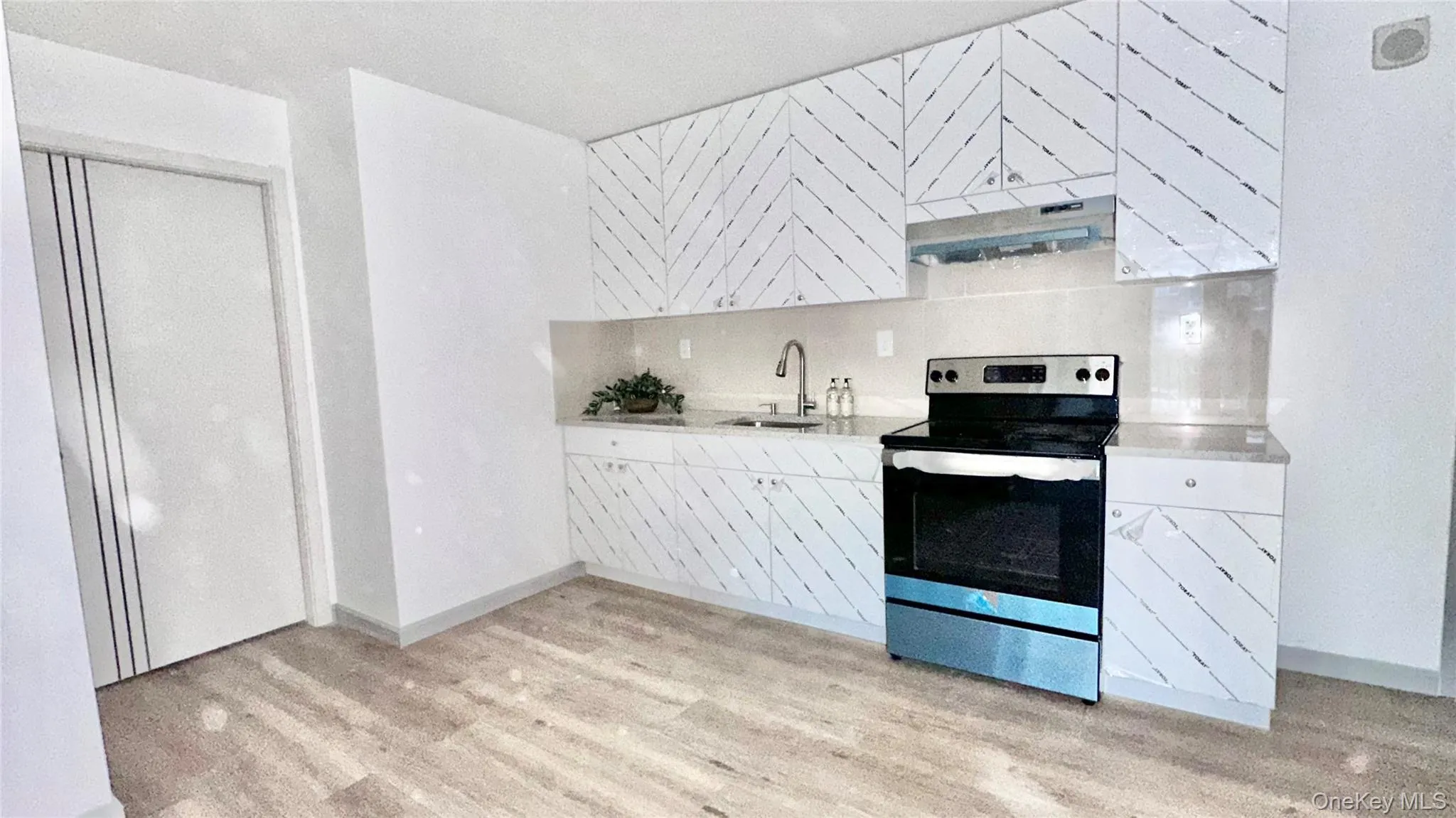 70-25 Queens Blvd, New York, NY, 3 Bedrooms Bedrooms, 6 Rooms Rooms,2 BathroomsBathrooms,Residential Lease,For Rent,Queens Blvd,0,972744 70-25 Queens Blvd, New York, NY, 3 Bedrooms Bedrooms, 6 Rooms Rooms,2 BathroomsBathrooms,Residential Lease,For Rent,Queens Blvd,0,972744