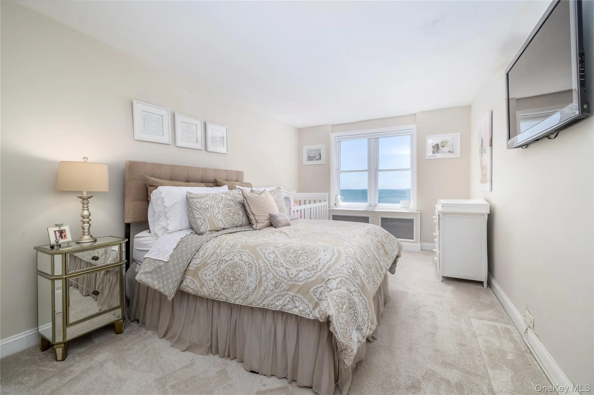 2nd Bedroom with oceanfront views! 2nd Bedroom with oceanfront views!