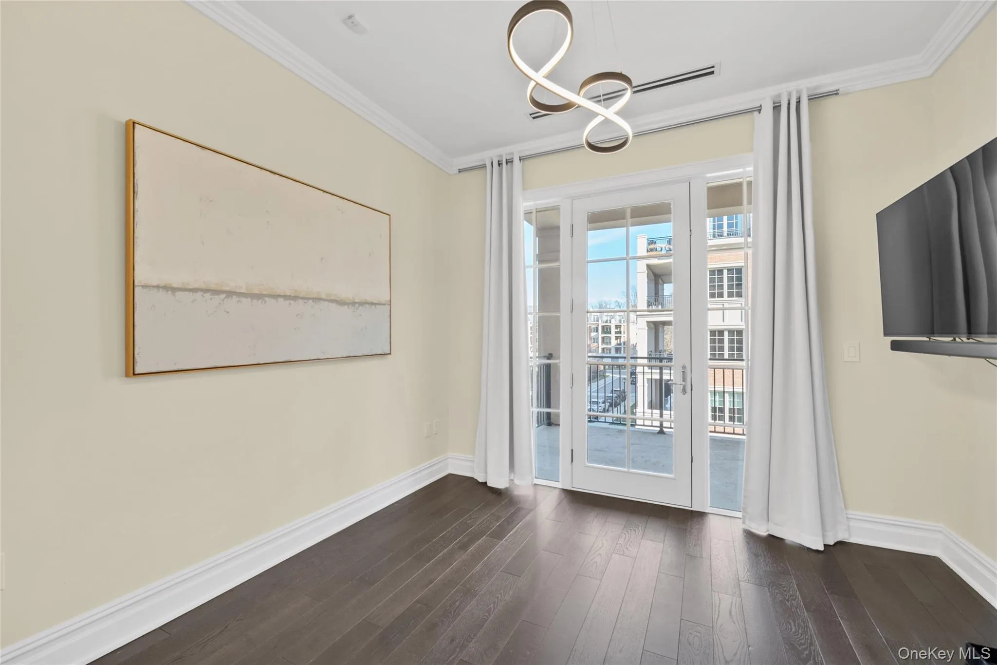 5000 Royal Court, North Hempstead, NY, 3 Bedrooms Bedrooms, 7 Rooms Rooms,3 BathroomsBathrooms,Residential Lease,For Rent,Royal,0,972788 5000 Royal Court, North Hempstead, NY, 3 Bedrooms Bedrooms, 7 Rooms Rooms,3 BathroomsBathrooms,Residential Lease,For Rent,Royal,0,972788