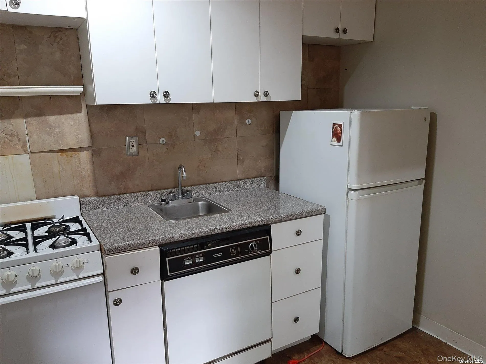 1 Hillside Avenue, North Hempstead, NY, 2 Rooms Rooms,1 BathroomBathrooms,Residential Lease,For Rent,Hillside,0,972793 1 Hillside Avenue, North Hempstead, NY, 2 Rooms Rooms,1 BathroomBathrooms,Residential Lease,For Rent,Hillside,0,972793