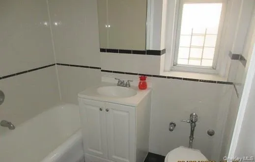 2081 Cruger Avenue, New York, NY, 1 Bedroom Bedrooms, 3 Rooms Rooms,1 BathroomBathrooms,Residential,For Rent,Cruger,0,972795 2081 Cruger Avenue, New York, NY, 1 Bedroom Bedrooms, 3 Rooms Rooms,1 BathroomBathrooms,Residential,For Rent,Cruger,0,972795