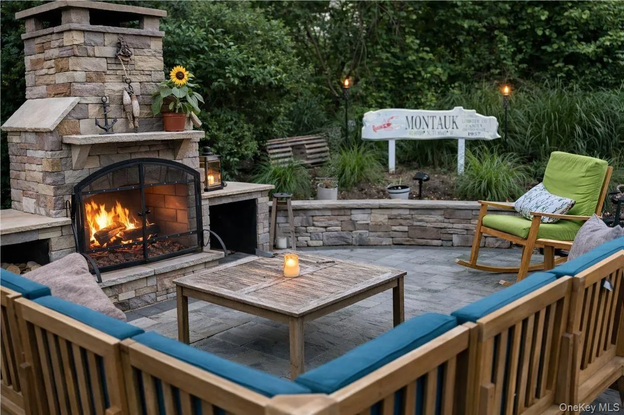 23 Franklin Drive, East Hampton, NY, 3 Bedrooms Bedrooms, 8 Rooms Rooms,2 BathroomsBathrooms,Residential Lease,For Rent,Franklin,0,972810 23 Franklin Drive, East Hampton, NY, 3 Bedrooms Bedrooms, 8 Rooms Rooms,2 BathroomsBathrooms,Residential Lease,For Rent,Franklin,0,972810