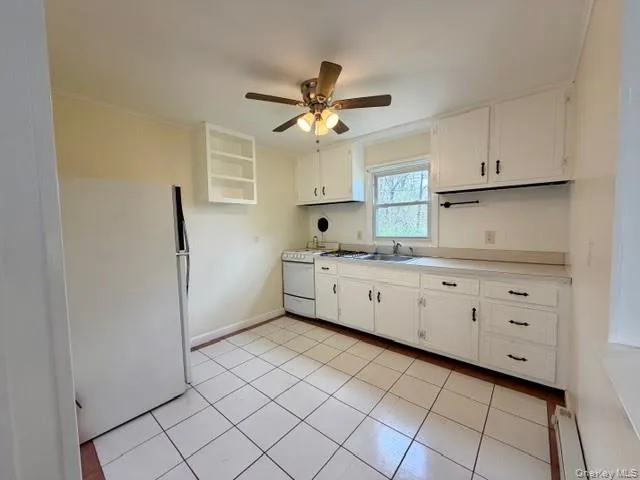 Roomy Eat in Kitchen Roomy Eat in Kitchen