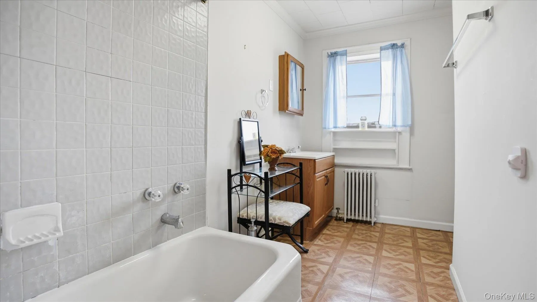 74 Lexington Avenue, Hempstead, NY, 1 Bedroom Bedrooms, 4 Rooms Rooms,1 BathroomBathrooms,Residential Lease,For Rent,Lexington,0,972824 74 Lexington Avenue, Hempstead, NY, 1 Bedroom Bedrooms, 4 Rooms Rooms,1 BathroomBathrooms,Residential Lease,For Rent,Lexington,0,972824