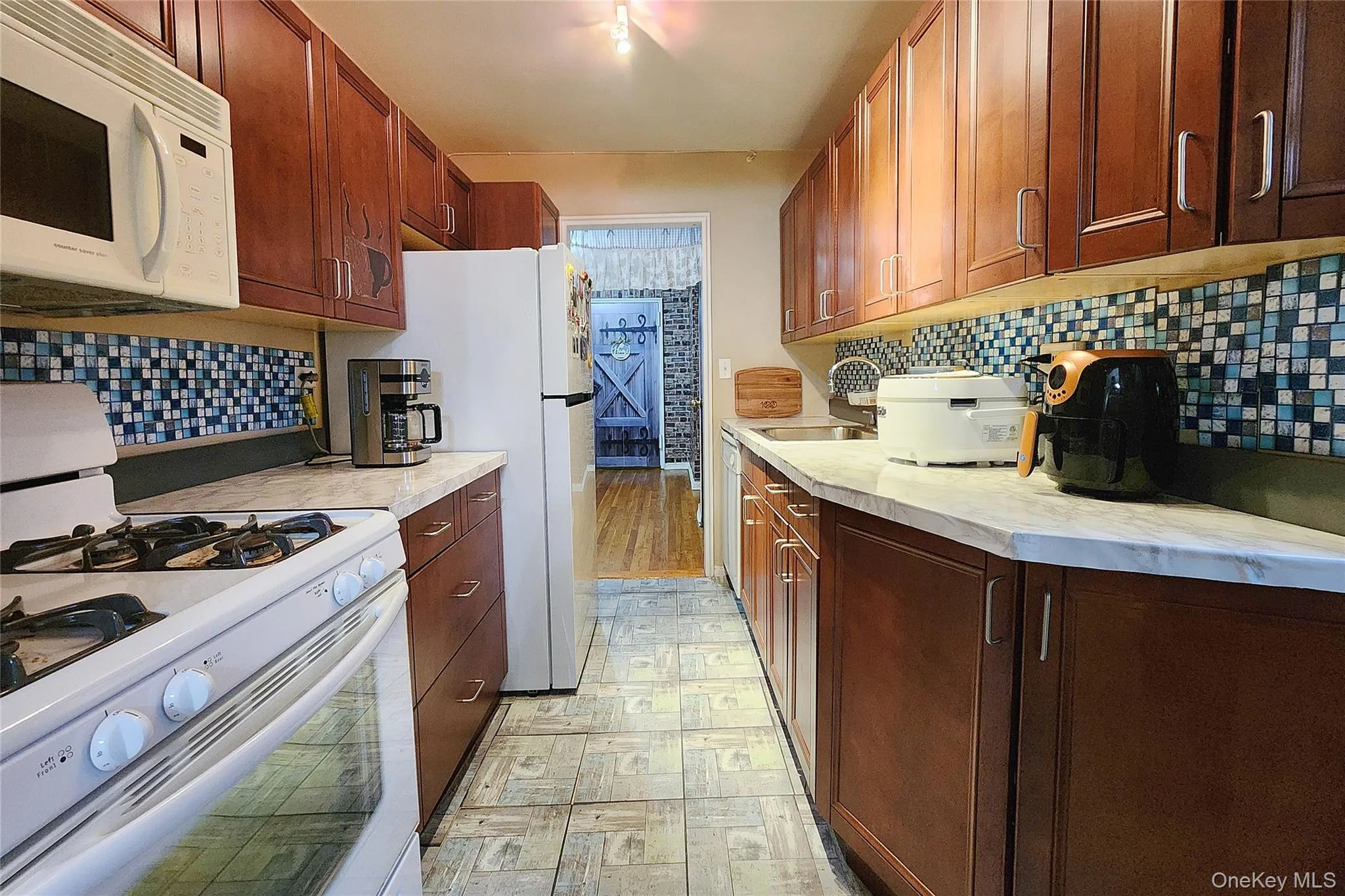 209-20 18th Ave, New York, NY, 1 Bedroom Bedrooms, 4 Rooms Rooms,1 BathroomBathrooms,Residential,For Rent,Ave,0,972832 209-20 18th Ave, New York, NY, 1 Bedroom Bedrooms, 4 Rooms Rooms,1 BathroomBathrooms,Residential,For Rent,Ave,0,972832