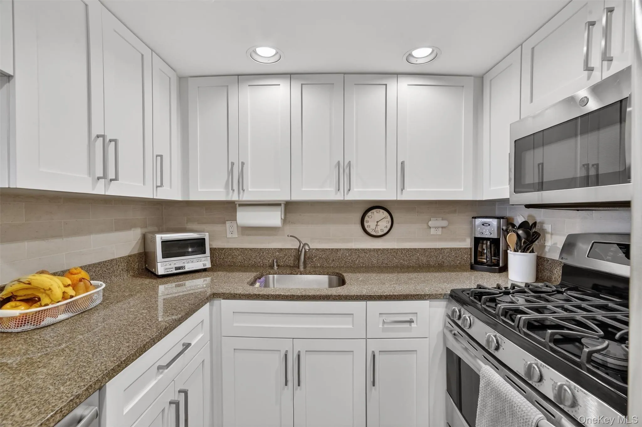 10 Stewart Place, White Plains, NY, 2 Bedrooms Bedrooms, 4 Rooms Rooms,2 BathroomsBathrooms,Residential,For Rent,Stewart,0,972848 10 Stewart Place, White Plains, NY, 2 Bedrooms Bedrooms, 4 Rooms Rooms,2 BathroomsBathrooms,Residential,For Rent,Stewart,0,972848