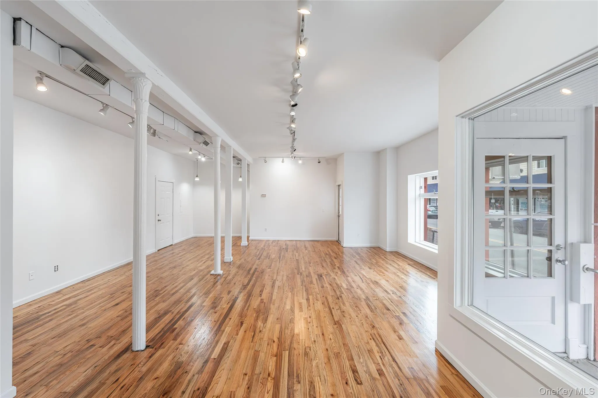 123-125 Main Street, Store #4, Greenport, NY 123-125 Main Street, Store #4, Greenport, NY