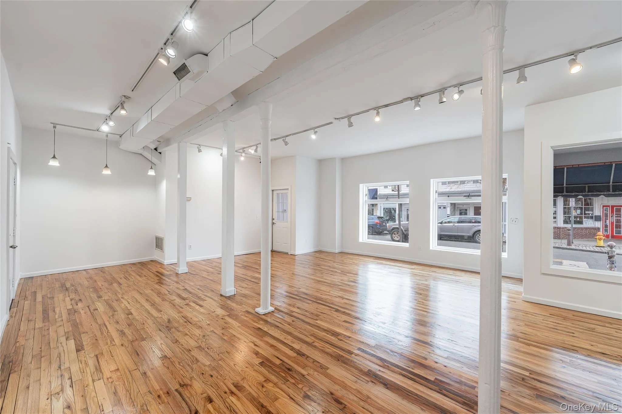 123-125 Main Street, Store #4, Greenport, NY 123-125 Main Street, Store #4, Greenport, NY