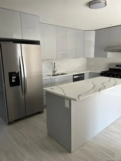 14441 78th Avenue, New York, NY, 3 Bedrooms Bedrooms, 4 Rooms Rooms,1 BathroomBathrooms,Residential Lease,For Rent,78th,0,972872 14441 78th Avenue, New York, NY, 3 Bedrooms Bedrooms, 4 Rooms Rooms,1 BathroomBathrooms,Residential Lease,For Rent,78th,0,972872