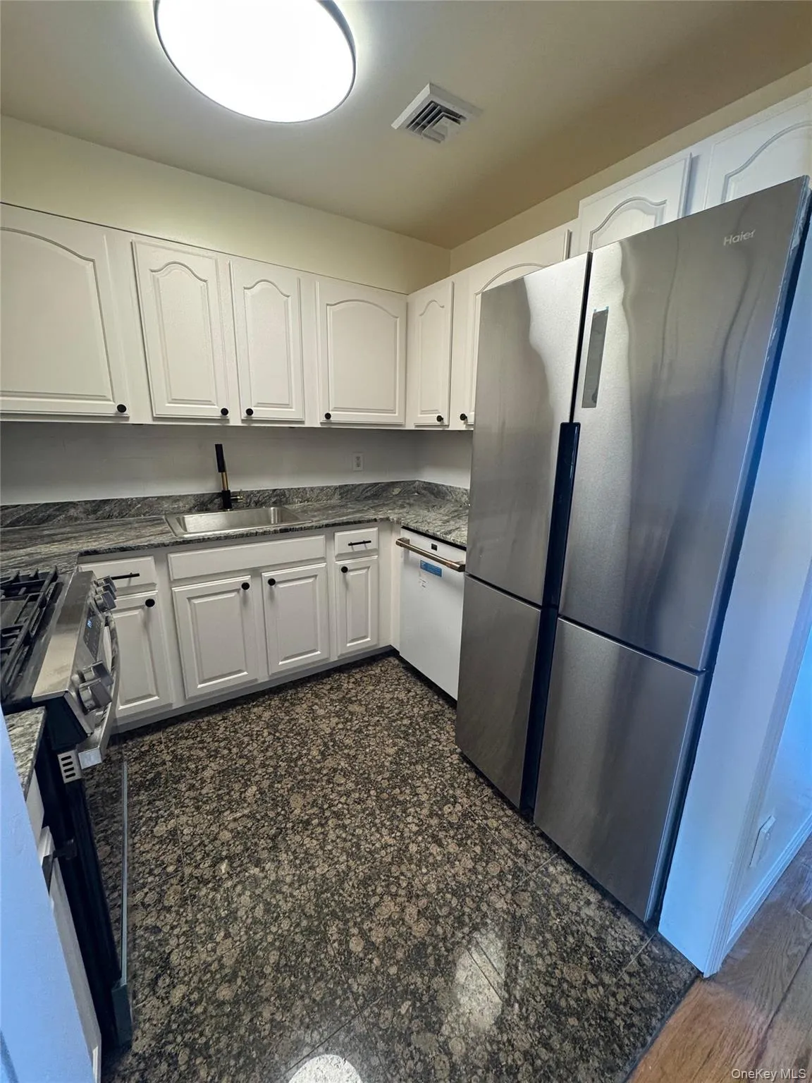 25016 41st Road, New York, NY, 3 Bedrooms Bedrooms, 6 Rooms Rooms,2 BathroomsBathrooms,Residential Lease,For Rent,41st,0,972889 25016 41st Road, New York, NY, 3 Bedrooms Bedrooms, 6 Rooms Rooms,2 BathroomsBathrooms,Residential Lease,For Rent,41st,0,972889