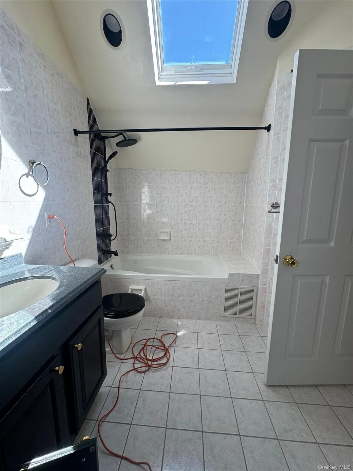 25016 41st Road, New York, NY, 3 Bedrooms Bedrooms, 6 Rooms Rooms,2 BathroomsBathrooms,Residential Lease,For Rent,41st,0,972889 25016 41st Road, New York, NY, 3 Bedrooms Bedrooms, 6 Rooms Rooms,2 BathroomsBathrooms,Residential Lease,For Rent,41st,0,972889