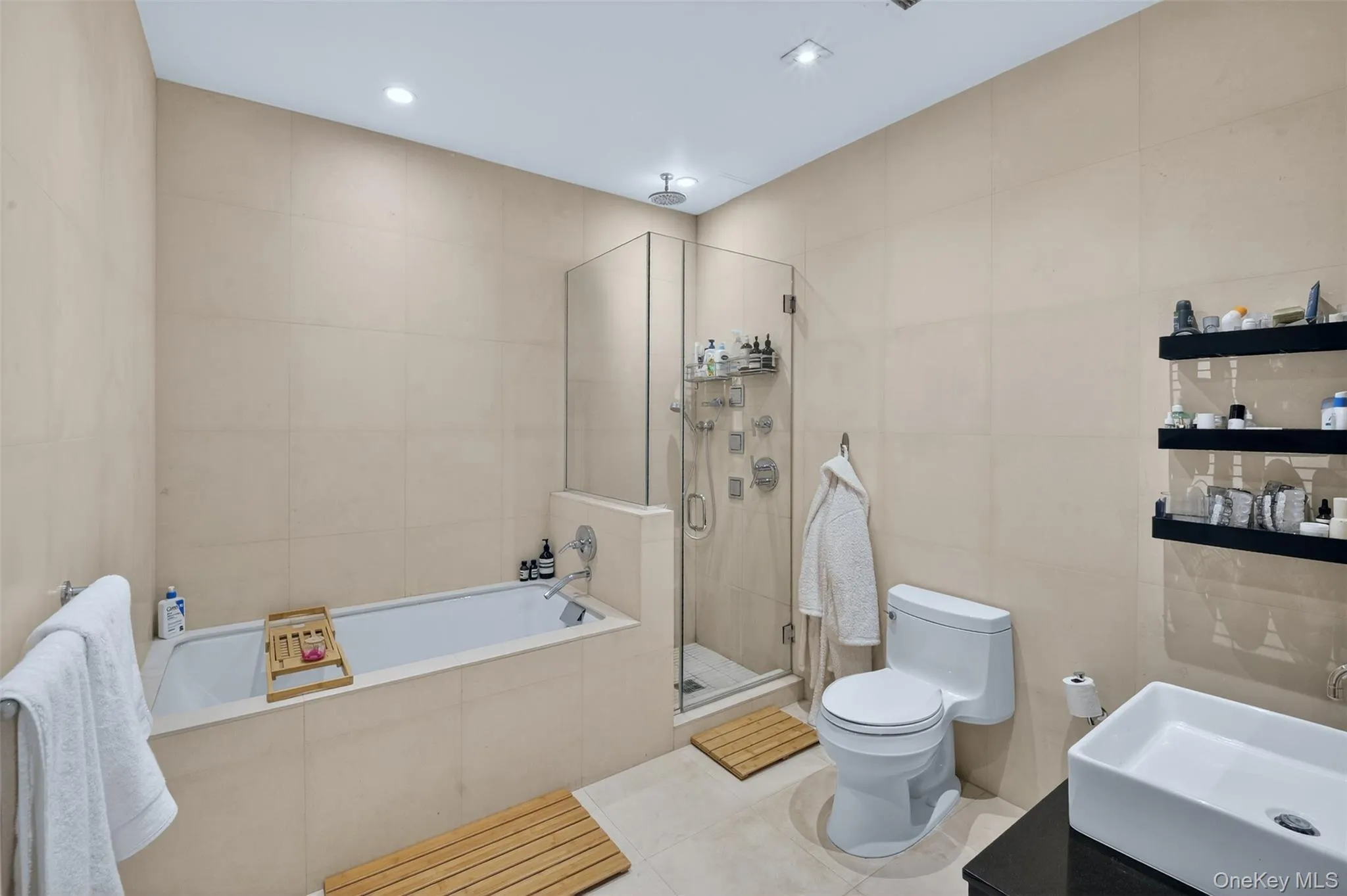 254 Park Avenue, New York, NY, 1 Bedroom Bedrooms, 5 Rooms Rooms,2 BathroomsBathrooms,Residential Sale,For Rent,Park,0,972908 254 Park Avenue, New York, NY, 1 Bedroom Bedrooms, 5 Rooms Rooms,2 BathroomsBathrooms,Residential Sale,For Rent,Park,0,972908