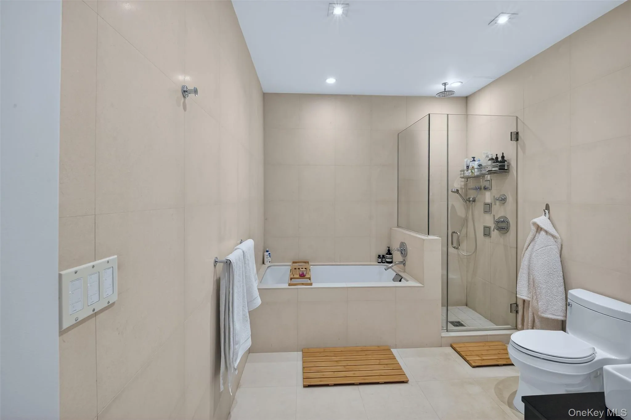 254 Park Avenue, New York, NY, 1 Bedroom Bedrooms, 5 Rooms Rooms,2 BathroomsBathrooms,Residential Sale,For Rent,Park,0,972908 254 Park Avenue, New York, NY, 1 Bedroom Bedrooms, 5 Rooms Rooms,2 BathroomsBathrooms,Residential Sale,For Rent,Park,0,972908
