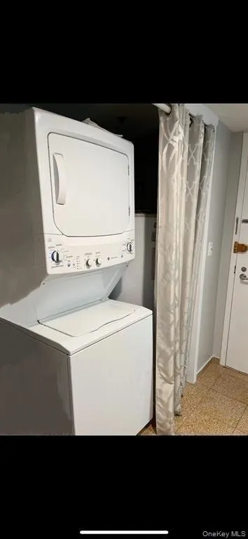 88 Cutter Mill Road, North Hempstead, NY, 2 Bedrooms Bedrooms, 4 Rooms Rooms,2 BathroomsBathrooms,Residential Lease,For Rent,Cutter Mill,0,972918 88 Cutter Mill Road, North Hempstead, NY, 2 Bedrooms Bedrooms, 4 Rooms Rooms,2 BathroomsBathrooms,Residential Lease,For Rent,Cutter Mill,0,972918