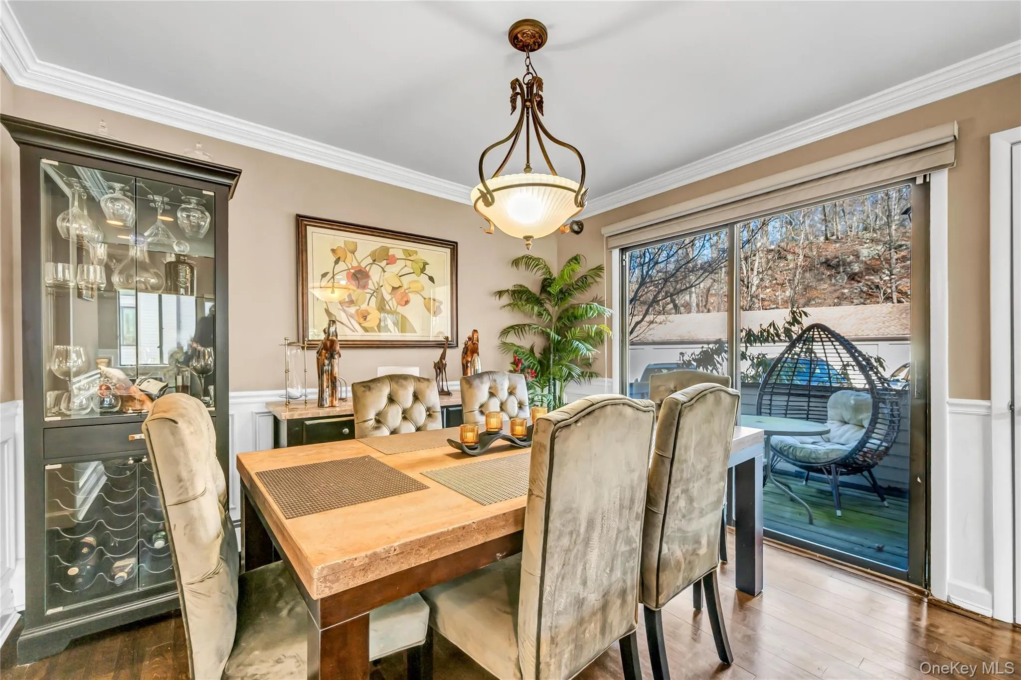Dining Area with sliding glass doors to outside deck. Dining Area with sliding glass doors to outside deck.