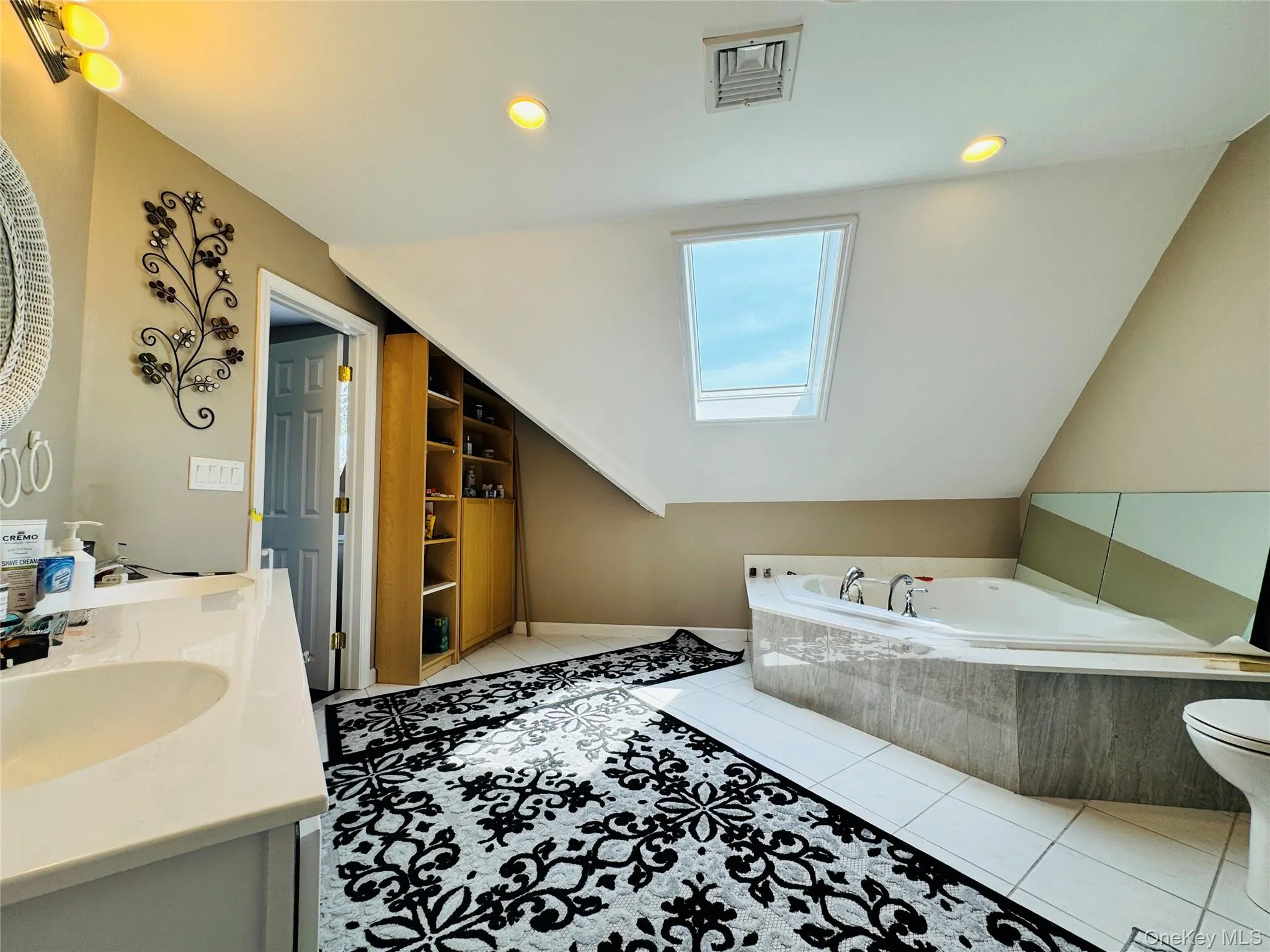 255 Mountain Road, Greenburgh, NY, 7 Bedrooms Bedrooms, 14 Rooms Rooms,5 BathroomsBathrooms,Residential,For Rent,Mountain,0,972976 255 Mountain Road, Greenburgh, NY, 7 Bedrooms Bedrooms, 14 Rooms Rooms,5 BathroomsBathrooms,Residential,For Rent,Mountain,0,972976