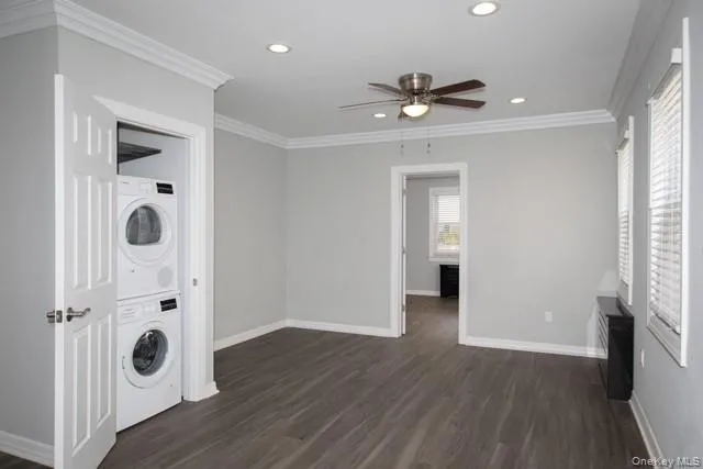 29 Locust Street, North Hempstead, NY, 1 Bedroom Bedrooms, 4 Rooms Rooms,1 BathroomBathrooms,Residential Lease,For Rent,Locust,0,972978 29 Locust Street, North Hempstead, NY, 1 Bedroom Bedrooms, 4 Rooms Rooms,1 BathroomBathrooms,Residential Lease,For Rent,Locust,0,972978