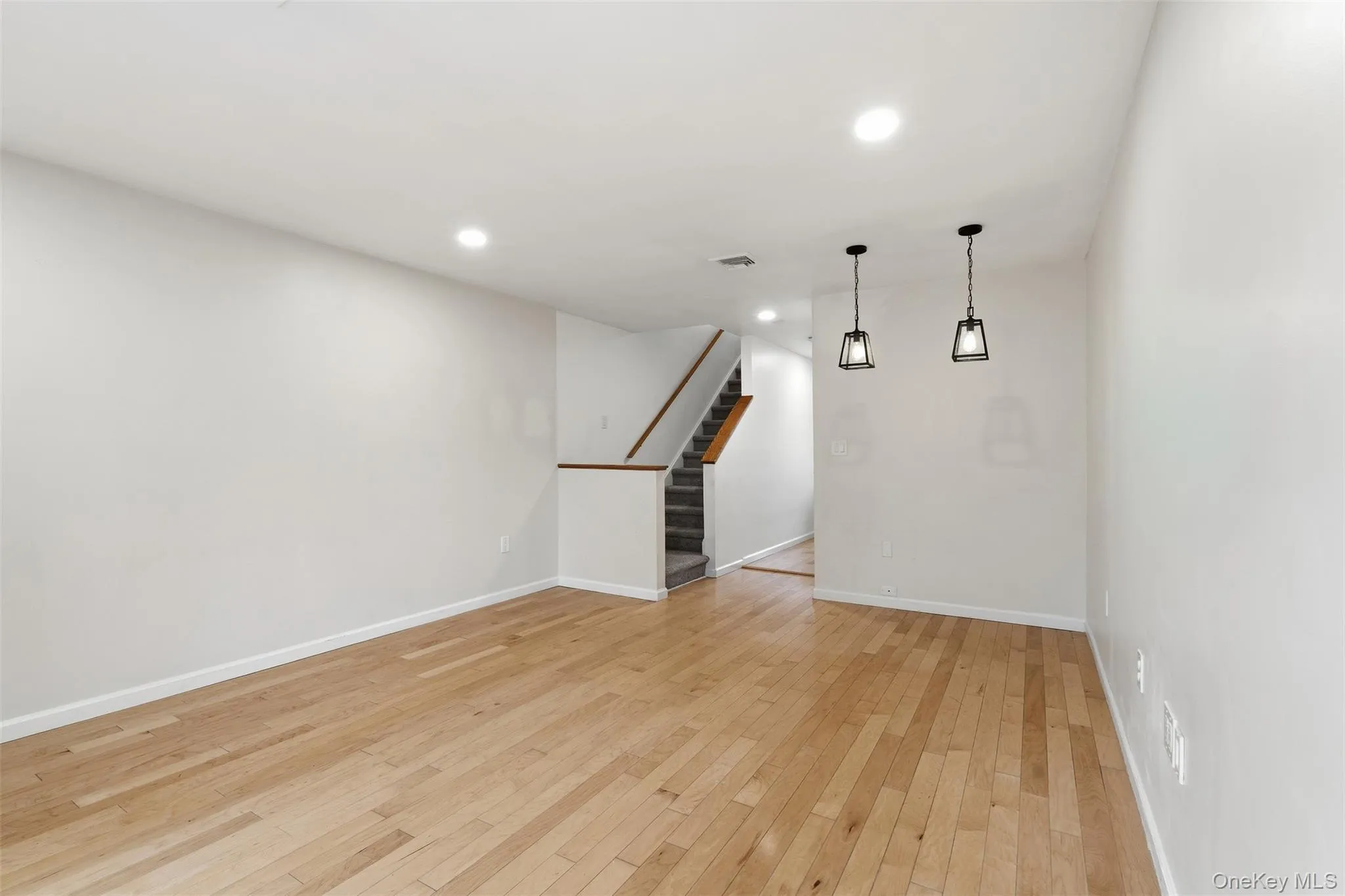 17 Knoll View, Ossining, NY, 1 Bedroom Bedrooms, 4 Rooms Rooms,2 BathroomsBathrooms,Residential,For Rent,Knoll,0,972983 17 Knoll View, Ossining, NY, 1 Bedroom Bedrooms, 4 Rooms Rooms,2 BathroomsBathrooms,Residential,For Rent,Knoll,0,972983