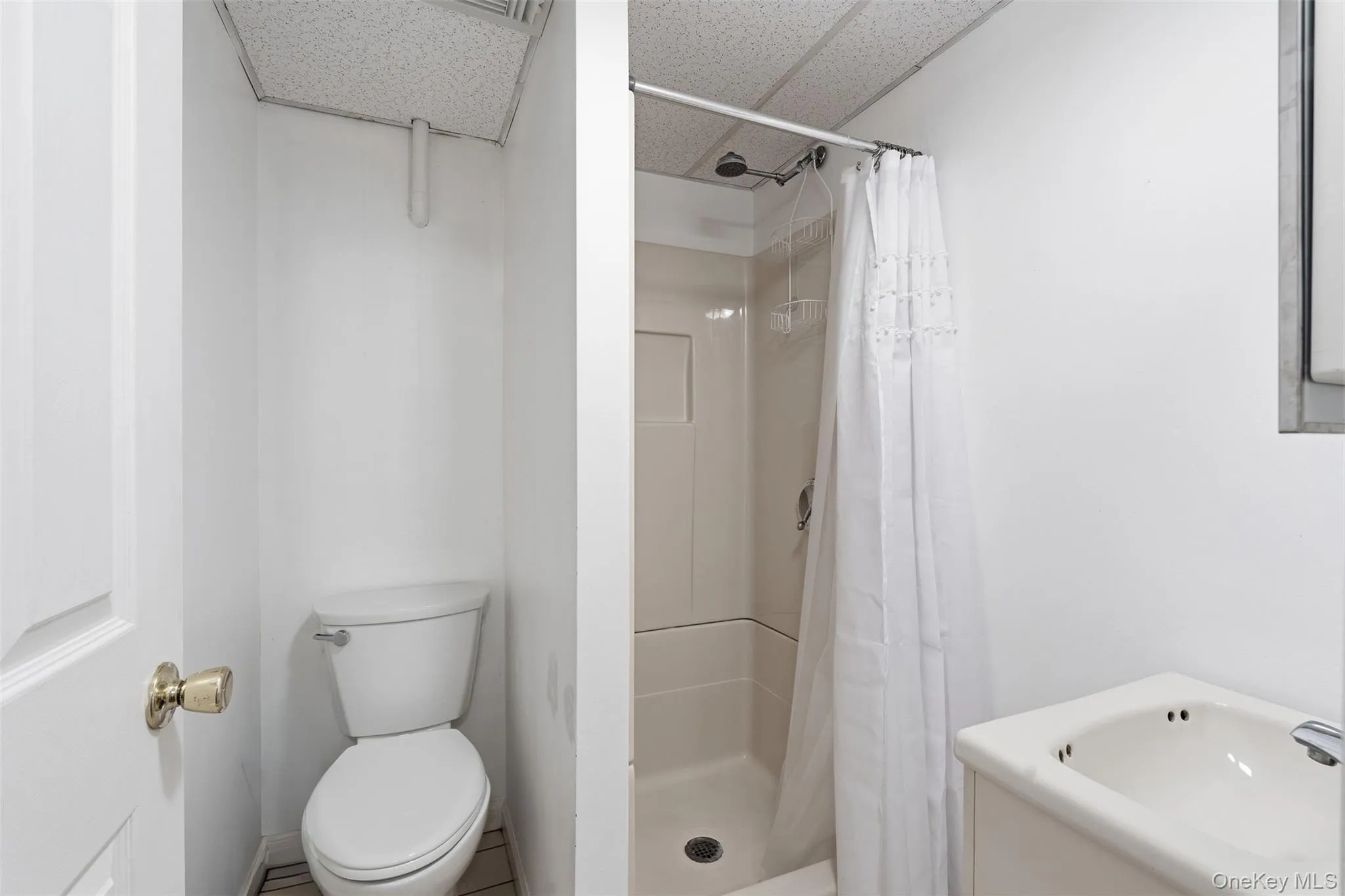 17 Knoll View, Ossining, NY, 1 Bedroom Bedrooms, 4 Rooms Rooms,2 BathroomsBathrooms,Residential,For Rent,Knoll,0,972983 17 Knoll View, Ossining, NY, 1 Bedroom Bedrooms, 4 Rooms Rooms,2 BathroomsBathrooms,Residential,For Rent,Knoll,0,972983