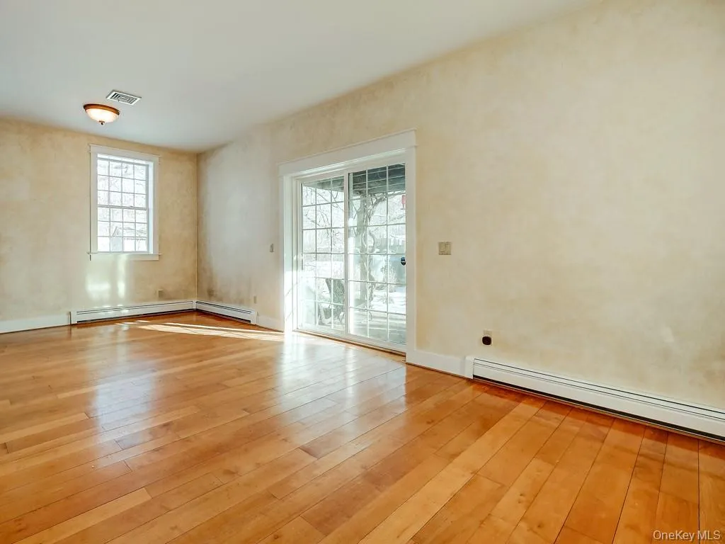 6 Bart Bull Road, Middletown, NY, 1 Bedroom Bedrooms, 6 Rooms Rooms,1 BathroomBathrooms,Residential Lease,For Rent,Bart Bull,0,973047 6 Bart Bull Road, Middletown, NY, 1 Bedroom Bedrooms, 6 Rooms Rooms,1 BathroomBathrooms,Residential Lease,For Rent,Bart Bull,0,973047