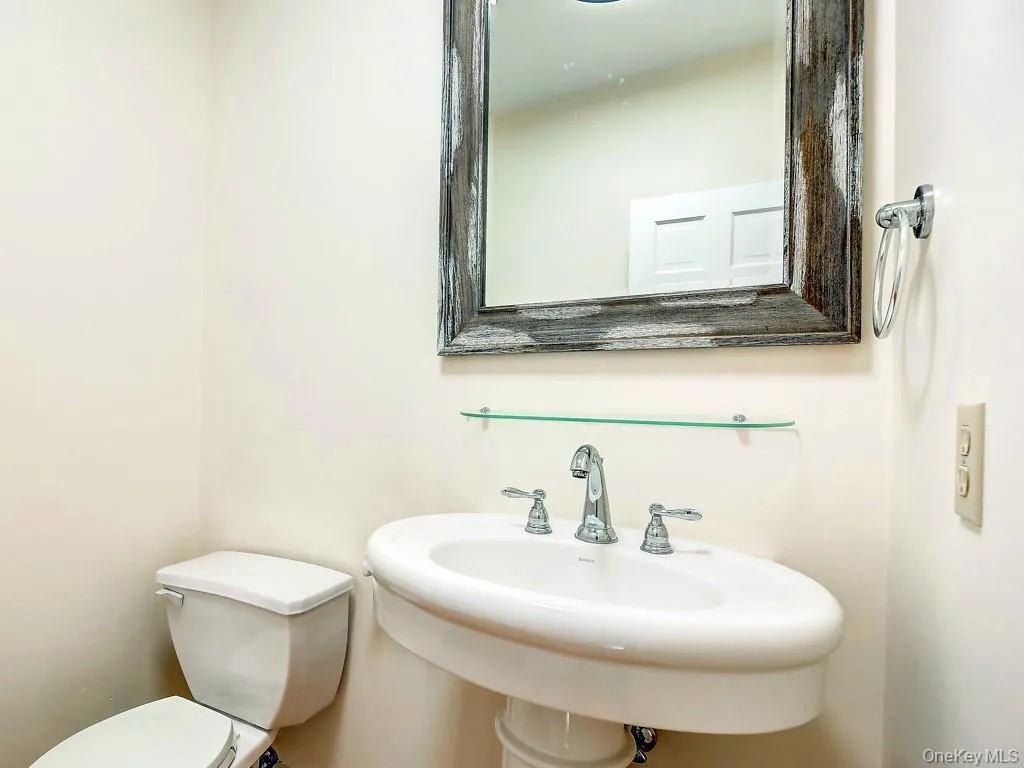 6 Bart Bull Road, Middletown, NY, 1 Bedroom Bedrooms, 6 Rooms Rooms,1 BathroomBathrooms,Residential Lease,For Rent,Bart Bull,0,973047 6 Bart Bull Road, Middletown, NY, 1 Bedroom Bedrooms, 6 Rooms Rooms,1 BathroomBathrooms,Residential Lease,For Rent,Bart Bull,0,973047
