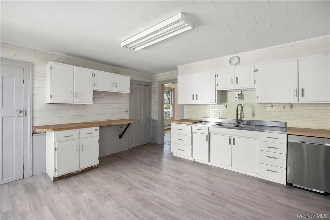 20 Franklin Street, Athens, NY, 3 Bedrooms Bedrooms, 7 Rooms Rooms,1 BathroomBathrooms,Residential,For Rent,Franklin,0,973055 20 Franklin Street, Athens, NY, 3 Bedrooms Bedrooms, 7 Rooms Rooms,1 BathroomBathrooms,Residential,For Rent,Franklin,0,973055