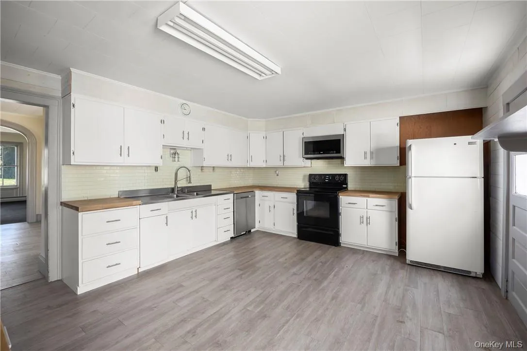 20 Franklin Street, Athens, NY, 3 Bedrooms Bedrooms, 7 Rooms Rooms,1 BathroomBathrooms,Residential,For Rent,Franklin,0,973055 20 Franklin Street, Athens, NY, 3 Bedrooms Bedrooms, 7 Rooms Rooms,1 BathroomBathrooms,Residential,For Rent,Franklin,0,973055