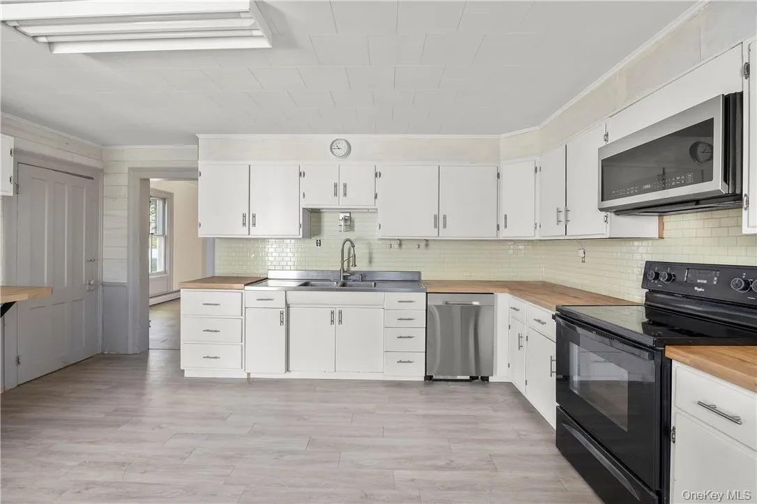 20 Franklin Street, Athens, NY, 3 Bedrooms Bedrooms, 7 Rooms Rooms,1 BathroomBathrooms,Residential,For Rent,Franklin,0,973055 20 Franklin Street, Athens, NY, 3 Bedrooms Bedrooms, 7 Rooms Rooms,1 BathroomBathrooms,Residential,For Rent,Franklin,0,973055