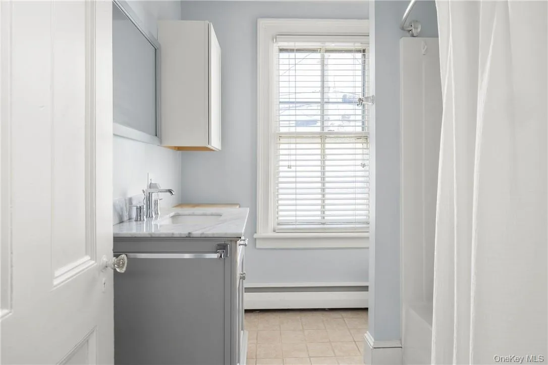 20 Franklin Street, Athens, NY, 3 Bedrooms Bedrooms, 7 Rooms Rooms,1 BathroomBathrooms,Residential,For Rent,Franklin,0,973055 20 Franklin Street, Athens, NY, 3 Bedrooms Bedrooms, 7 Rooms Rooms,1 BathroomBathrooms,Residential,For Rent,Franklin,0,973055