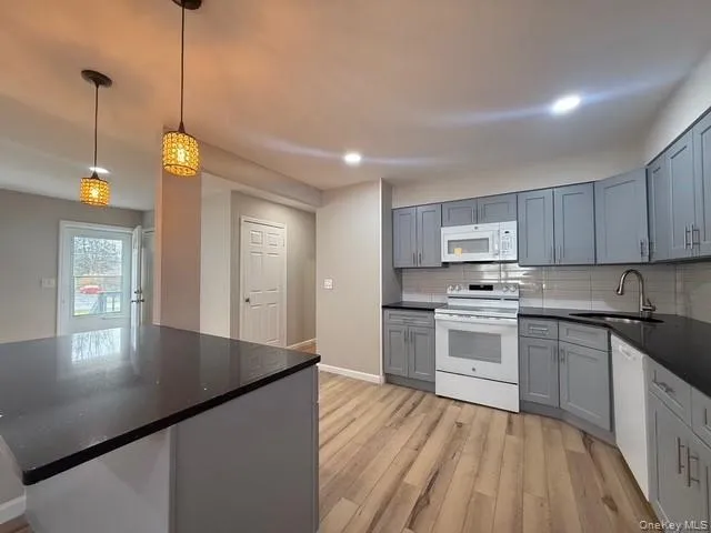 Gleaming countertops Gleaming countertops