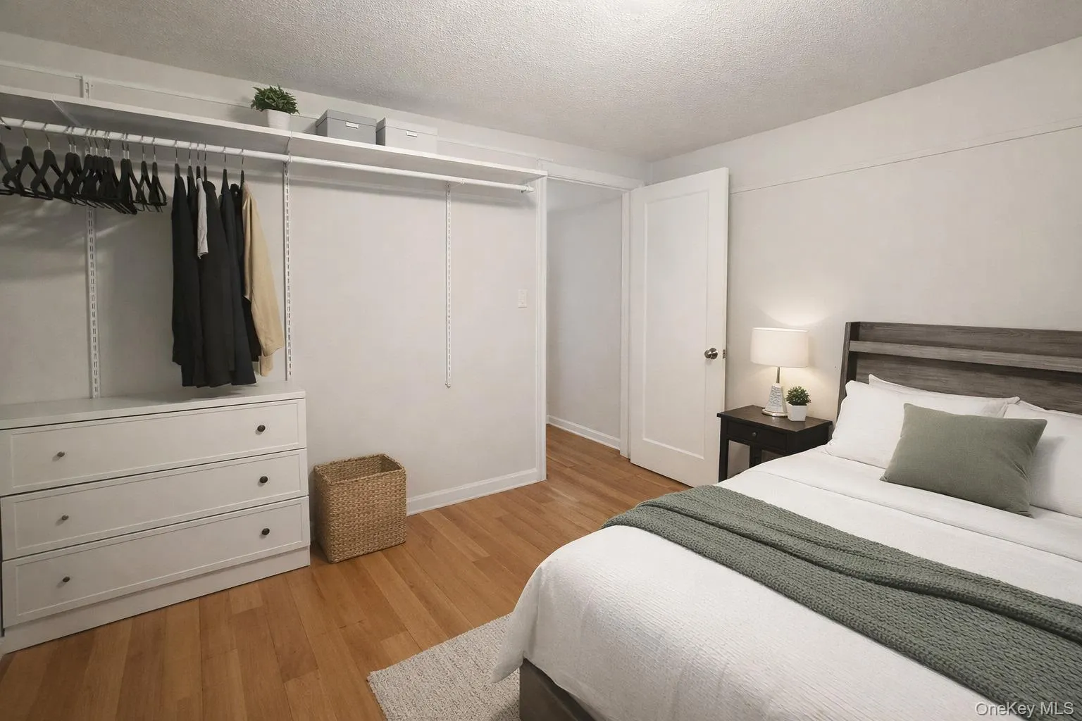 14 Kenneth Avenue, Huntington, NY, 2 Bedrooms Bedrooms, 5 Rooms Rooms,1 BathroomBathrooms,Residential Lease,For Rent,Kenneth,0,973078 14 Kenneth Avenue, Huntington, NY, 2 Bedrooms Bedrooms, 5 Rooms Rooms,1 BathroomBathrooms,Residential Lease,For Rent,Kenneth,0,973078