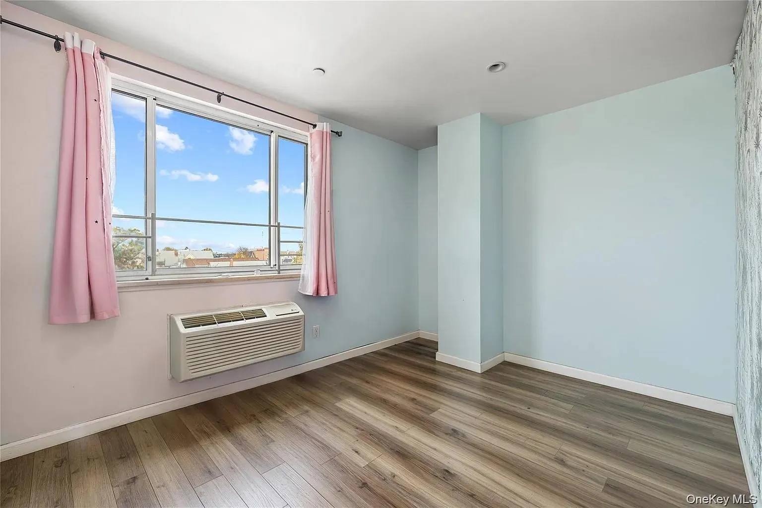 10607 Northern Boulevard, New York, NY, 3 Bedrooms Bedrooms, 7 Rooms Rooms,2 BathroomsBathrooms,Residential Lease,For Rent,Northern,0,973080 10607 Northern Boulevard, New York, NY, 3 Bedrooms Bedrooms, 7 Rooms Rooms,2 BathroomsBathrooms,Residential Lease,For Rent,Northern,0,973080