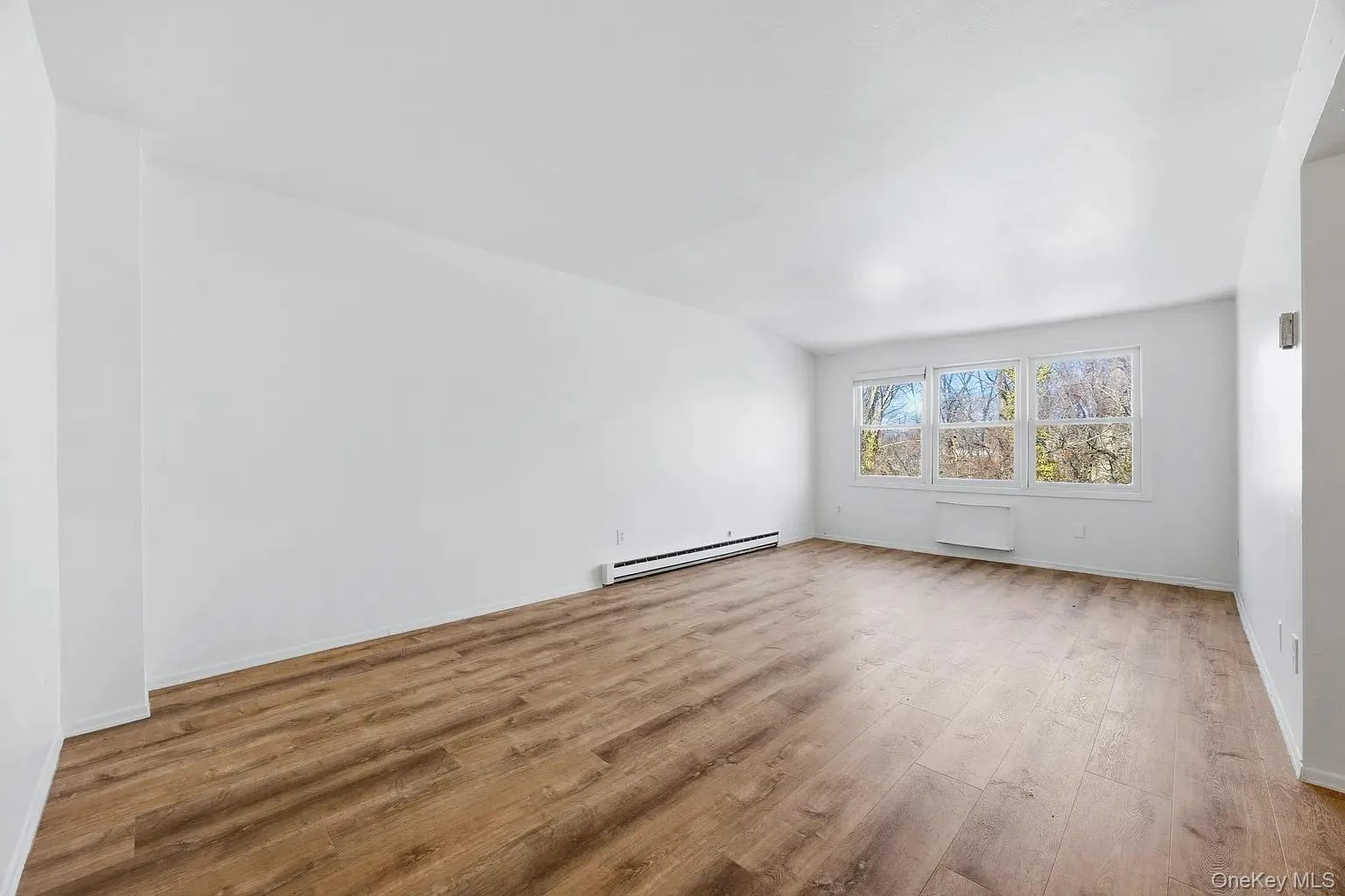 13-27 Bell Boulevard, New York, NY, 3 Bedrooms Bedrooms, 7 Rooms Rooms,2 BathroomsBathrooms,Residential Lease,For Rent,Bell,0,973085 13-27 Bell Boulevard, New York, NY, 3 Bedrooms Bedrooms, 7 Rooms Rooms,2 BathroomsBathrooms,Residential Lease,For Rent,Bell,0,973085