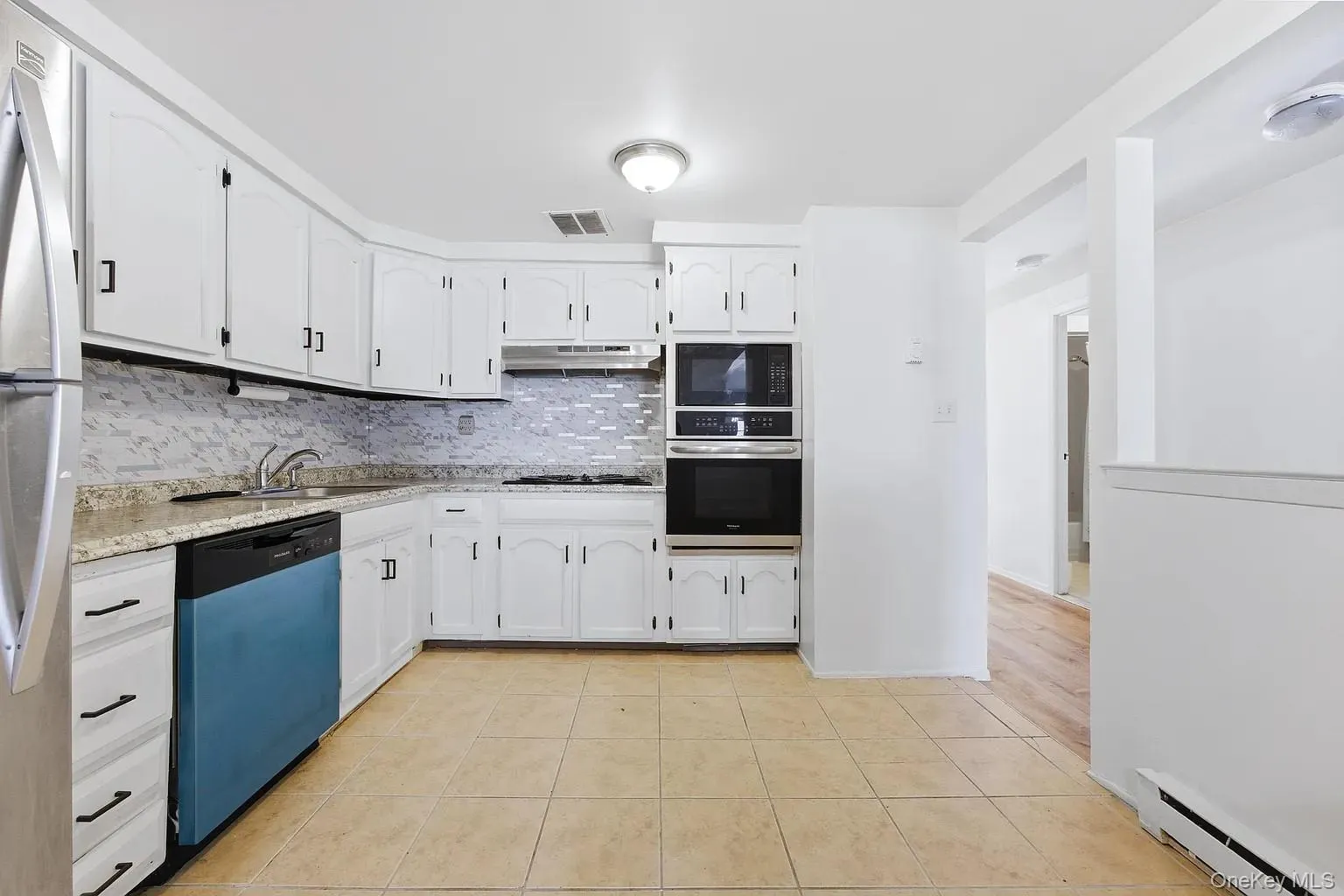 13-27 Bell Boulevard, New York, NY, 3 Bedrooms Bedrooms, 7 Rooms Rooms,2 BathroomsBathrooms,Residential Lease,For Rent,Bell,0,973085 13-27 Bell Boulevard, New York, NY, 3 Bedrooms Bedrooms, 7 Rooms Rooms,2 BathroomsBathrooms,Residential Lease,For Rent,Bell,0,973085