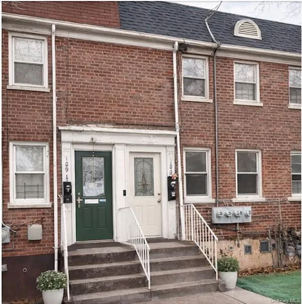 10919 202, New York, NY, 3 Bedrooms Bedrooms, 7 Rooms Rooms,1 BathroomBathrooms,Residential Lease,For Rent,202,0,973105 10919 202, New York, NY, 3 Bedrooms Bedrooms, 7 Rooms Rooms,1 BathroomBathrooms,Residential Lease,For Rent,202,0,973105