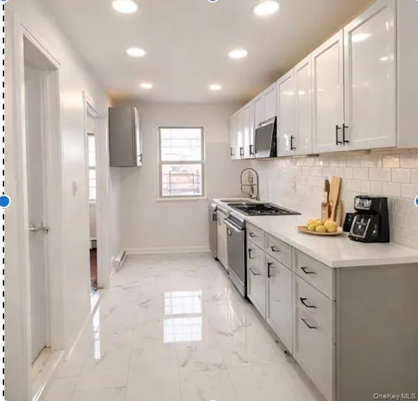 10919 202, New York, NY, 3 Bedrooms Bedrooms, 7 Rooms Rooms,1 BathroomBathrooms,Residential Lease,For Rent,202,0,973105 10919 202, New York, NY, 3 Bedrooms Bedrooms, 7 Rooms Rooms,1 BathroomBathrooms,Residential Lease,For Rent,202,0,973105