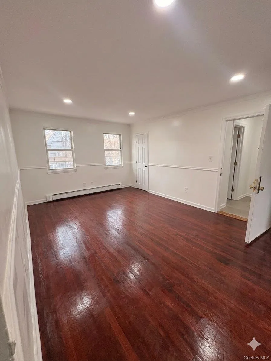 10919 202, New York, NY, 3 Bedrooms Bedrooms, 7 Rooms Rooms,1 BathroomBathrooms,Residential Lease,For Rent,202,0,973105 10919 202, New York, NY, 3 Bedrooms Bedrooms, 7 Rooms Rooms,1 BathroomBathrooms,Residential Lease,For Rent,202,0,973105