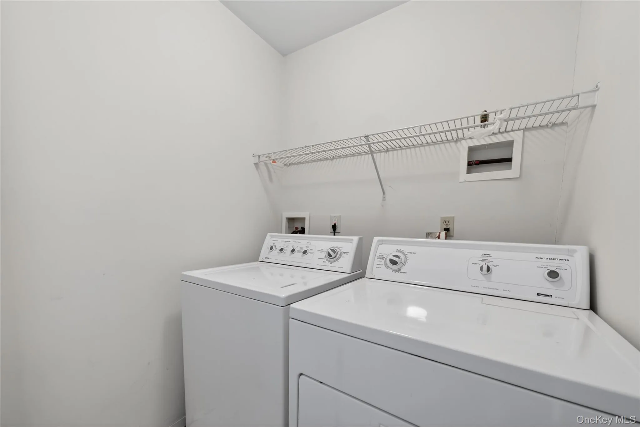 51 Deer Ct Drive, Middletown, NY, 2 Bedrooms Bedrooms, 5 Rooms Rooms,2 BathroomsBathrooms,Residential,For Rent,Deer Ct,0,973106 51 Deer Ct Drive, Middletown, NY, 2 Bedrooms Bedrooms, 5 Rooms Rooms,2 BathroomsBathrooms,Residential,For Rent,Deer Ct,0,973106