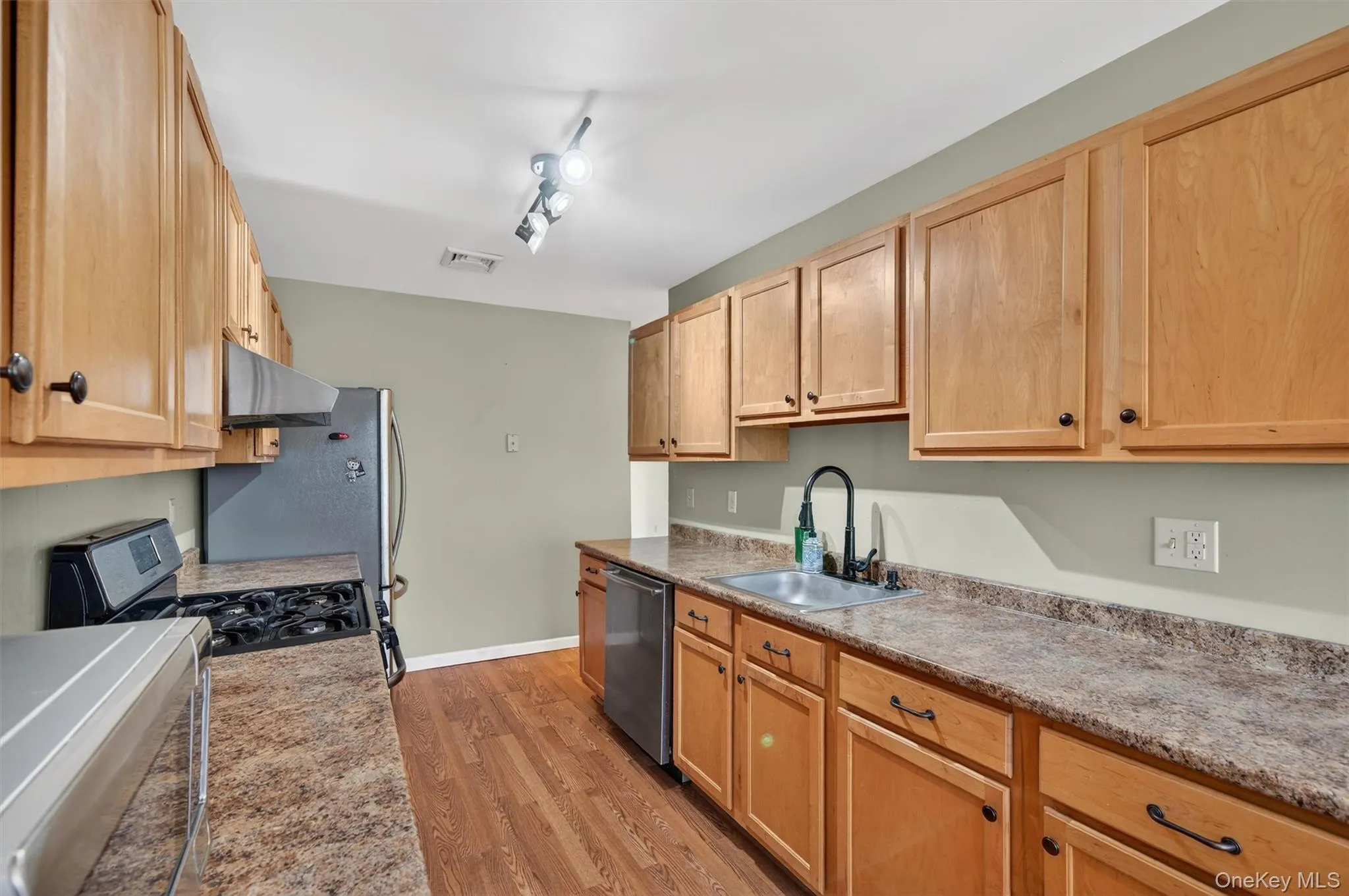 51 Deer Ct Drive, Middletown, NY, 2 Bedrooms Bedrooms, 5 Rooms Rooms,2 BathroomsBathrooms,Residential,For Rent,Deer Ct,0,973106 51 Deer Ct Drive, Middletown, NY, 2 Bedrooms Bedrooms, 5 Rooms Rooms,2 BathroomsBathrooms,Residential,For Rent,Deer Ct,0,973106