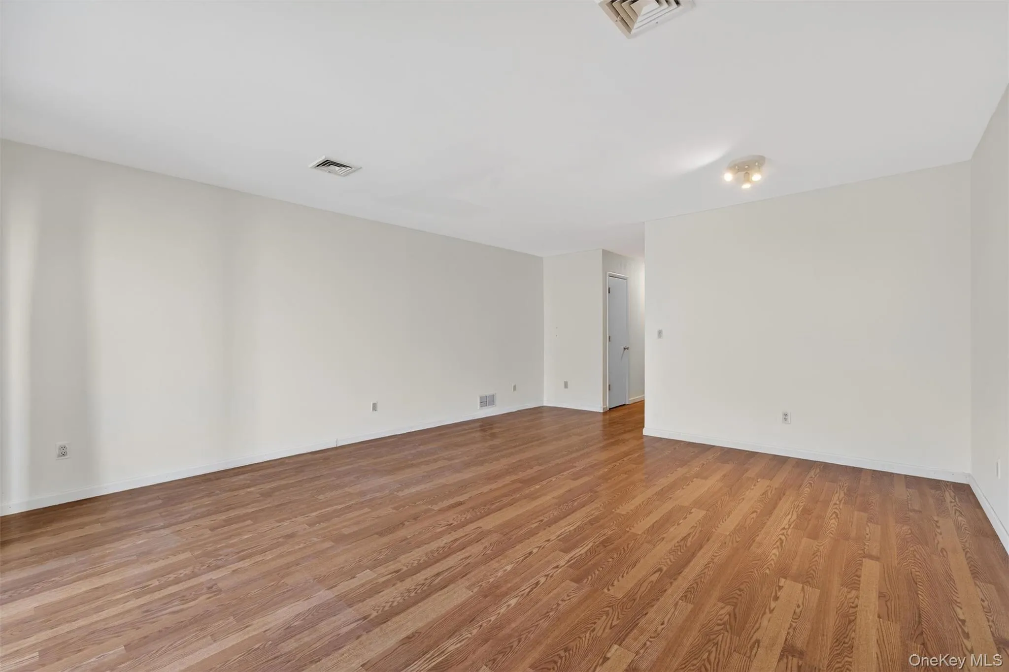 51 Deer Ct Drive, Middletown, NY, 2 Bedrooms Bedrooms, 5 Rooms Rooms,2 BathroomsBathrooms,Residential,For Rent,Deer Ct,0,973106 51 Deer Ct Drive, Middletown, NY, 2 Bedrooms Bedrooms, 5 Rooms Rooms,2 BathroomsBathrooms,Residential,For Rent,Deer Ct,0,973106