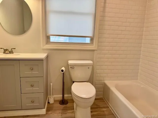 9 Greenwich Avenue, Oyster Bay, NY, 1 Bedroom Bedrooms, 2 Rooms Rooms,1 BathroomBathrooms,Residential Lease,For Rent,Greenwich,0,973117 9 Greenwich Avenue, Oyster Bay, NY, 1 Bedroom Bedrooms, 2 Rooms Rooms,1 BathroomBathrooms,Residential Lease,For Rent,Greenwich,0,973117