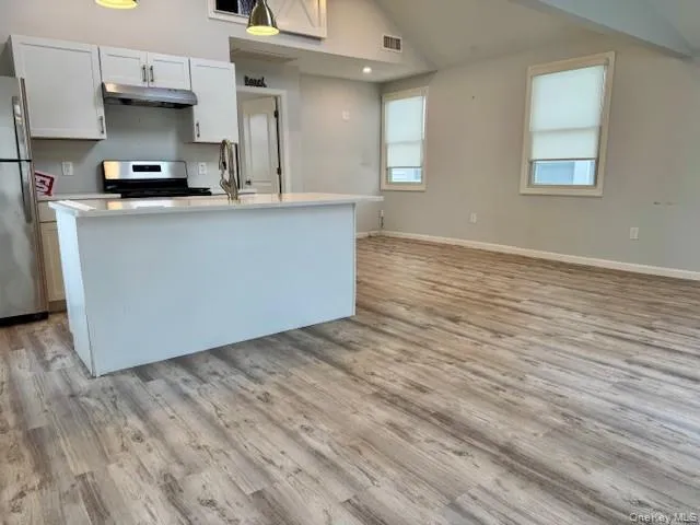 9 Greenwich Avenue, Oyster Bay, NY, 1 Bedroom Bedrooms, 2 Rooms Rooms,1 BathroomBathrooms,Residential Lease,For Rent,Greenwich,0,973117 9 Greenwich Avenue, Oyster Bay, NY, 1 Bedroom Bedrooms, 2 Rooms Rooms,1 BathroomBathrooms,Residential Lease,For Rent,Greenwich,0,973117